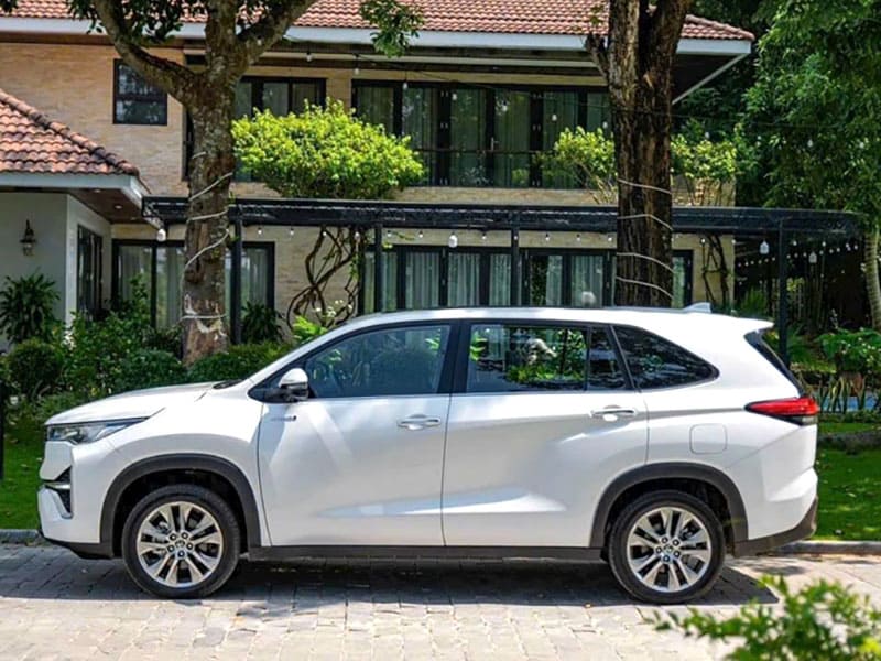toyota-innova-cross-2024-outdoor-toyota-thai-hoa-tu-liem (5)
