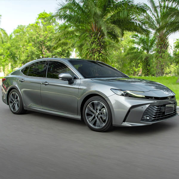 gia-xe-toyota-camry-2025-1