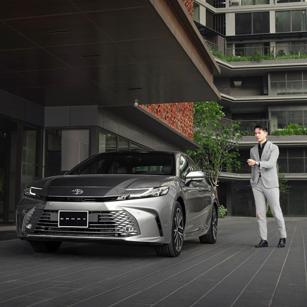 toyota-camry-2025-1