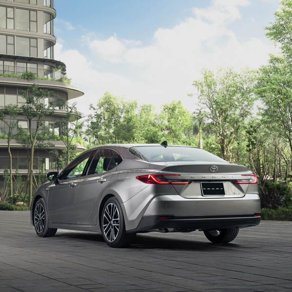 toyota-camry-2025-4